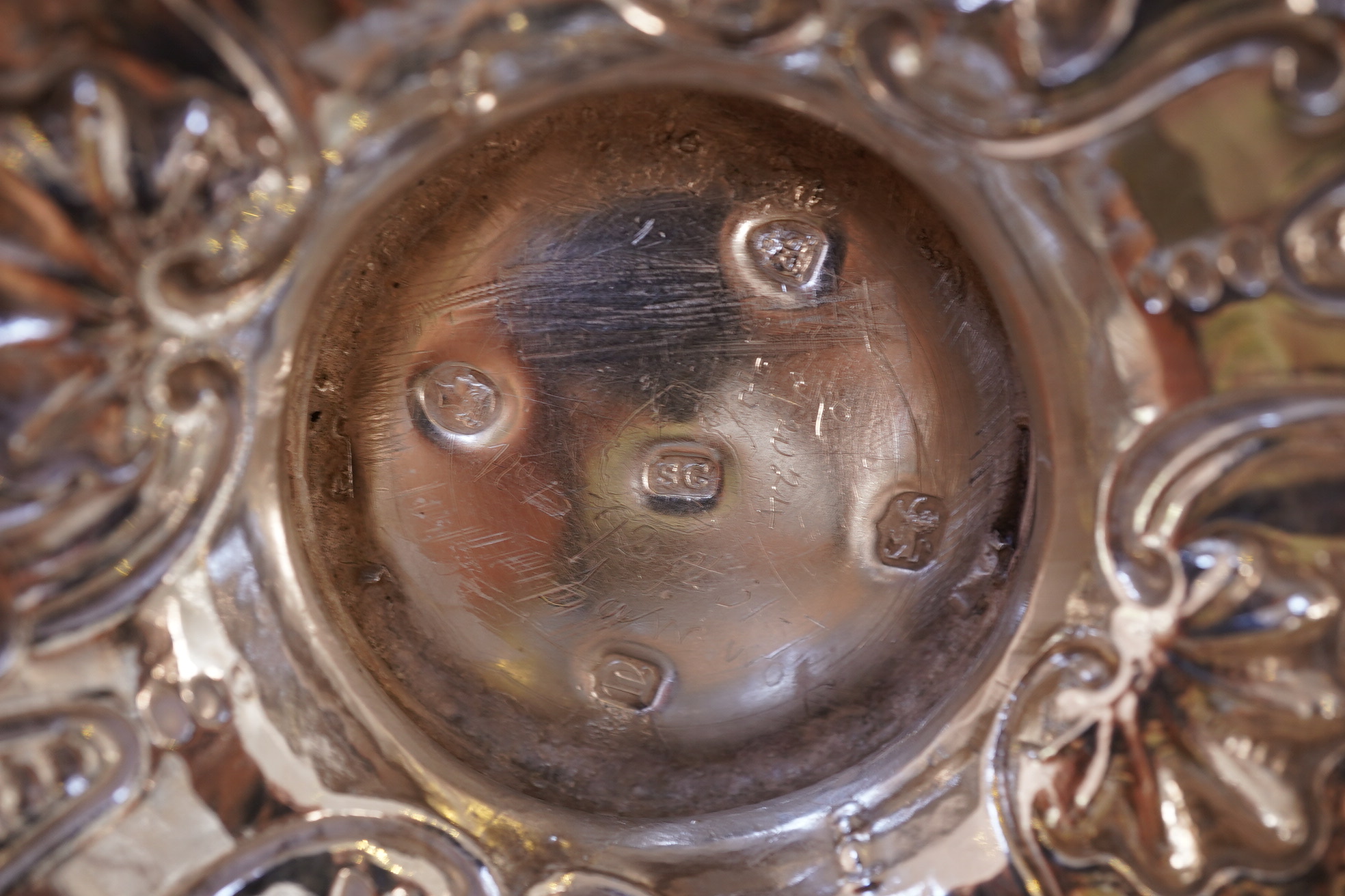 A good Victorian silver baluster coffee pot, by Susanna Cook